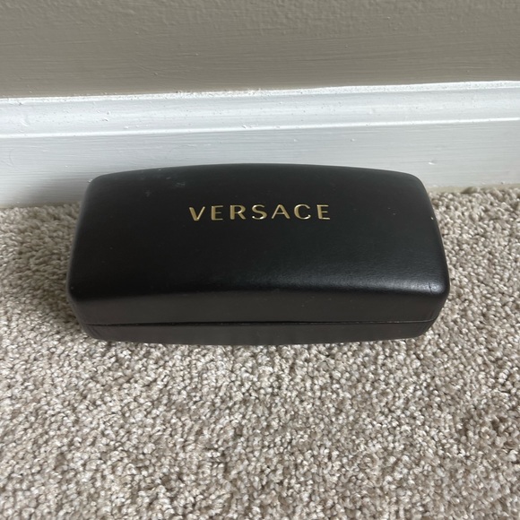 COPY - Versace Sunglasses - Picture 2 of 6
